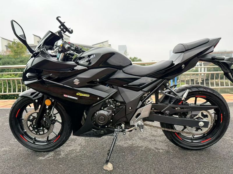 二手豪爵铃木GSX250R