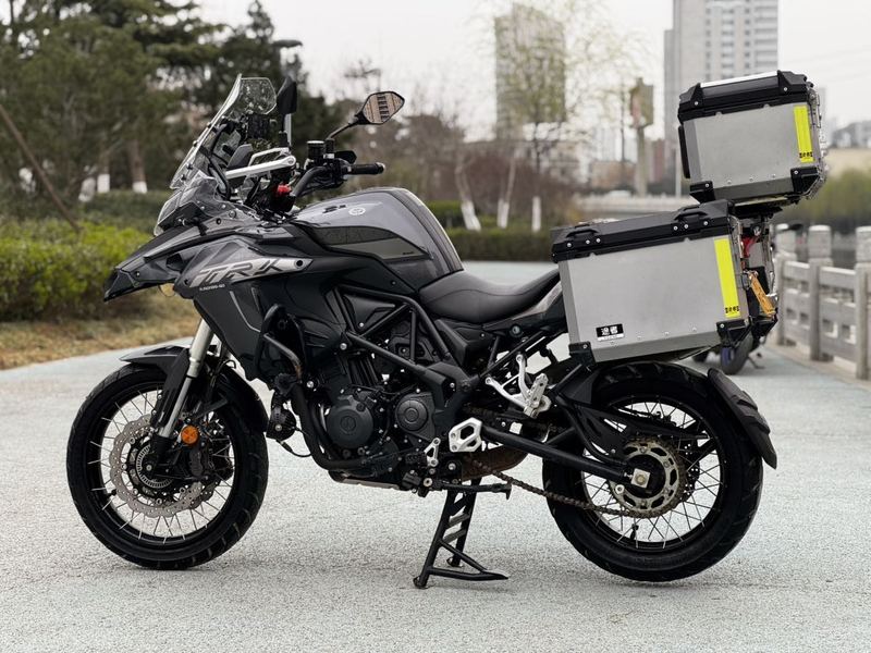 二手贝纳利金鹏 TRK502