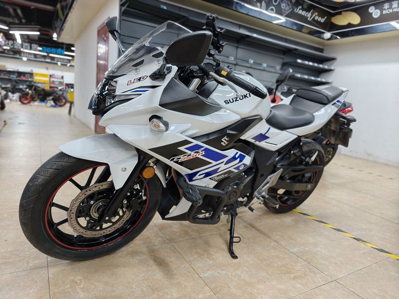 二手豪爵铃木GSX250R