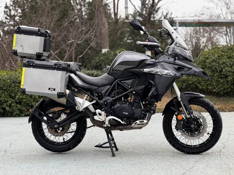 二手贝纳利金鹏 TRK502