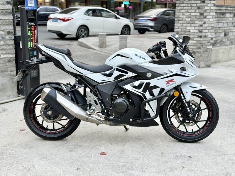 二手豪爵铃木GSX250R