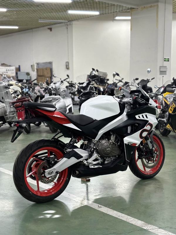 二手阿普利亚RS 457