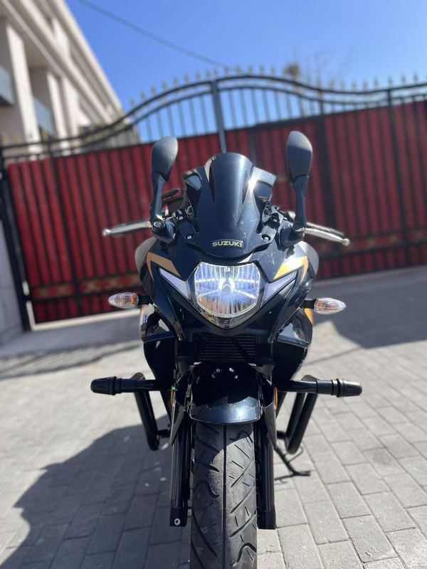 二手豪爵铃木GSX250R