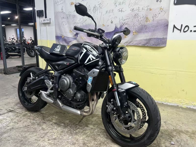 二手凯旋Trident 660