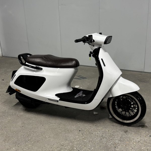 二手阿雷纳鸭嘴兽 Platypus