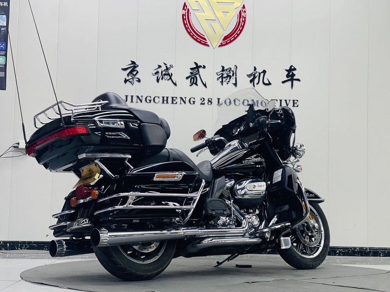 二手哈雷戴维森旗舰滑翔  Limited