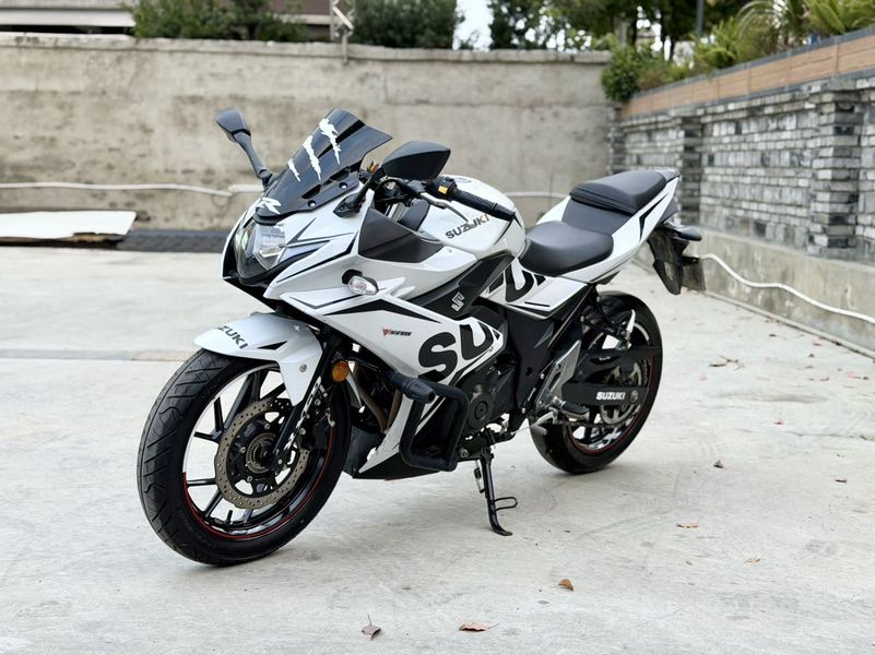 二手豪爵铃木GSX250R