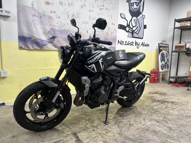 二手凯旋Trident 660