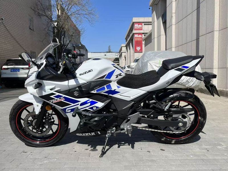 二手豪爵铃木GSX250R