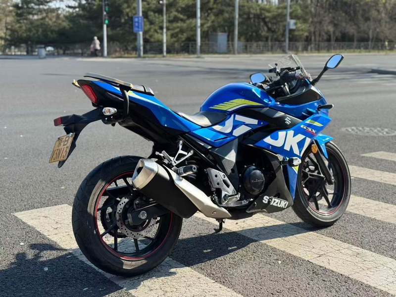 二手豪爵铃木GSX250R