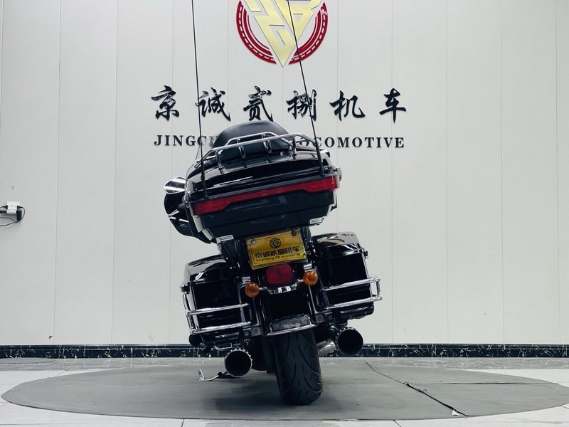 二手哈雷戴维森旗舰滑翔  Limited