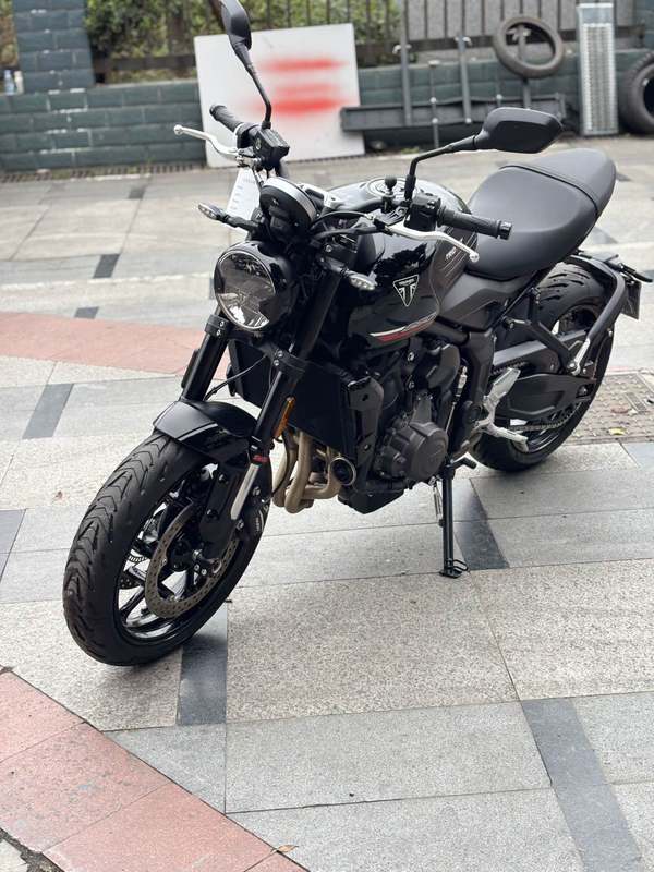 二手凯旋Trident 660