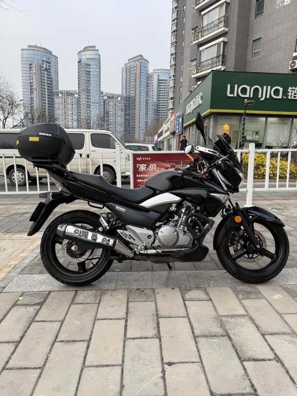 二手豪爵铃木骊驰 GW250