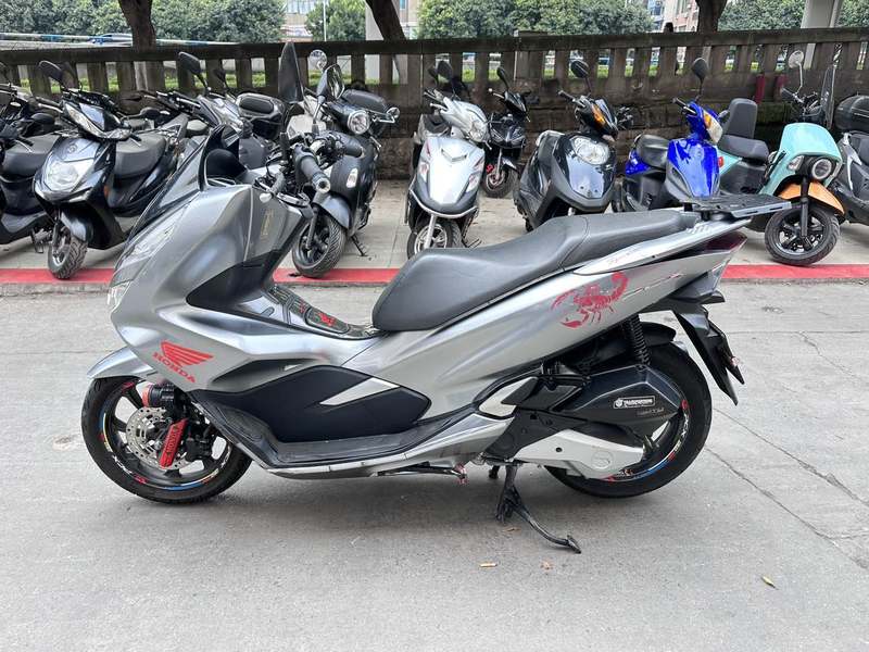 二手五羊本田PCX