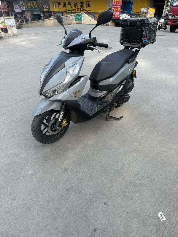 二手五羊本田NX125