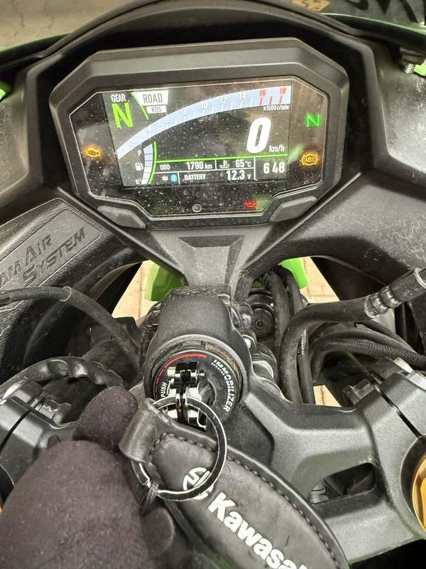 二手川崎ZX-4R