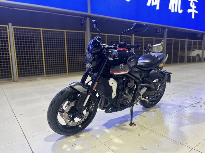 二手凯旋Trident 660