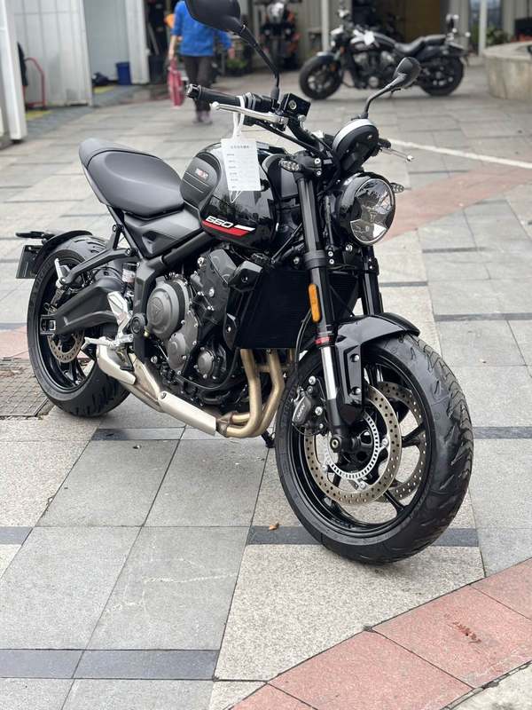 二手凯旋Trident 660