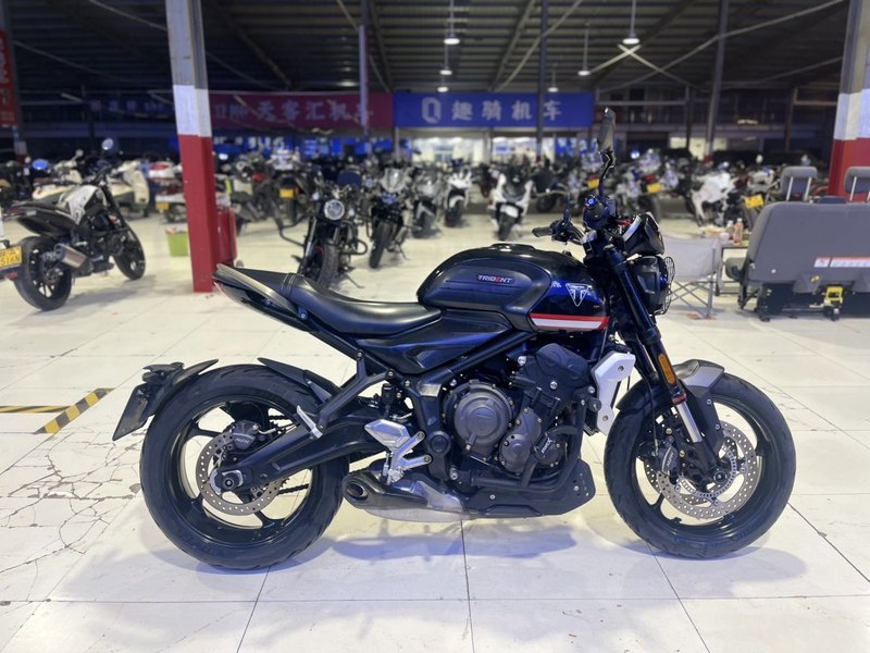 二手凯旋Trident 660