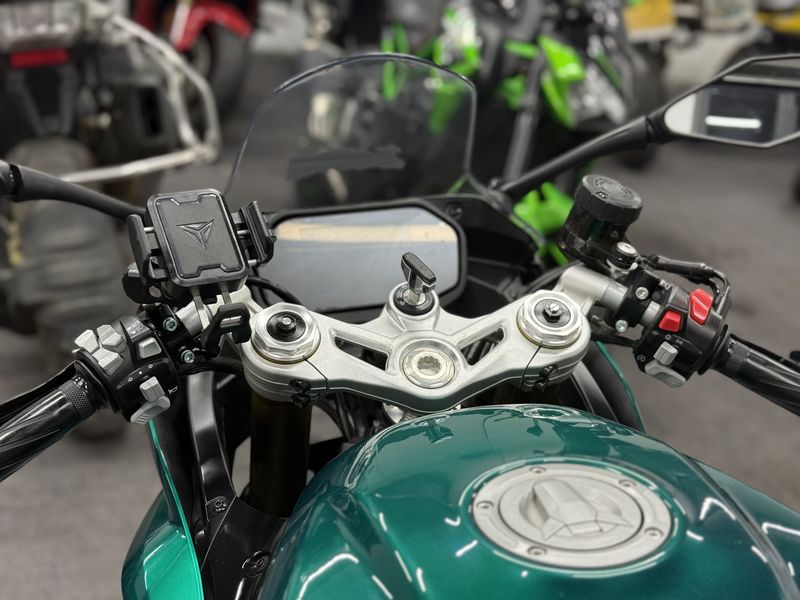 二手贝纳利龙卷风 Tornado 552R