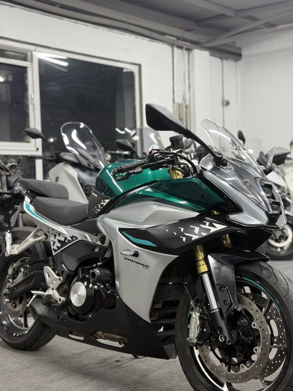 二手贝纳利龙卷风 Tornado 552R