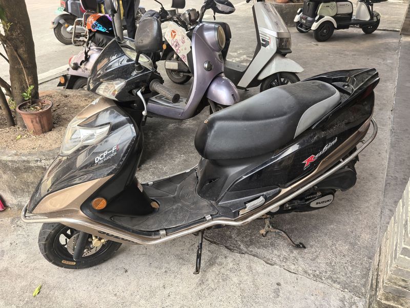 二手豪爵铃木红宝UM125T