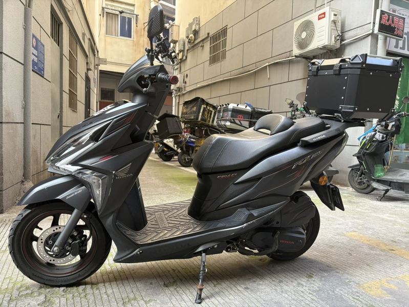 二手新大洲本田裂行 RX125Fi