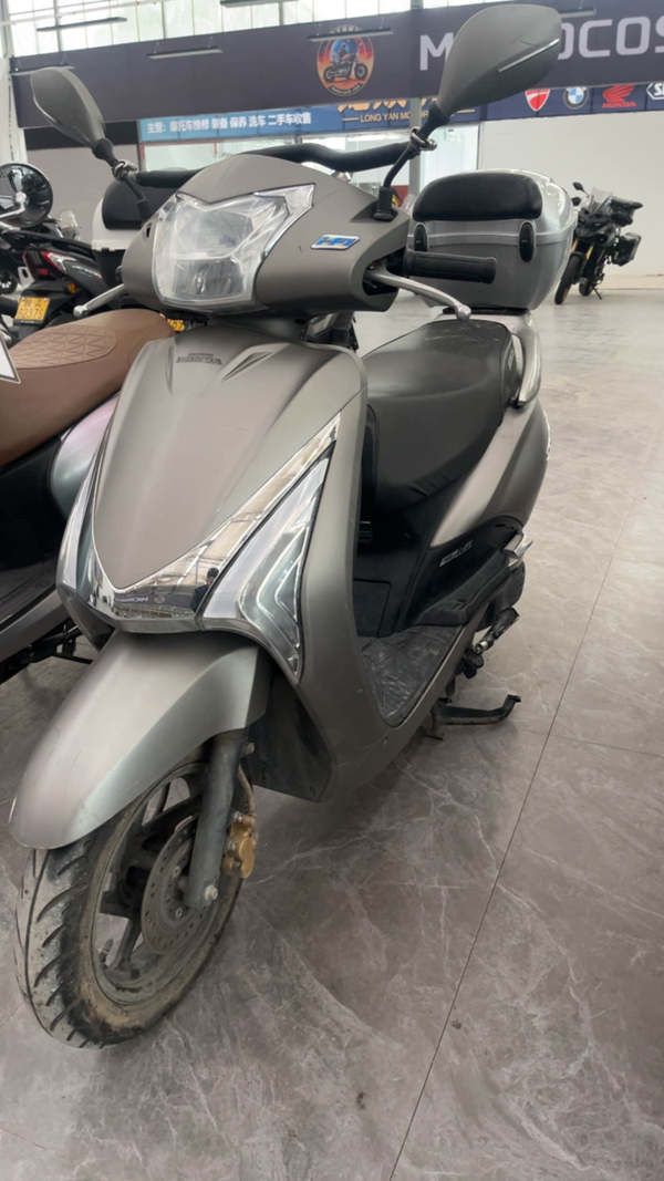 二手五羊本田SCR110 佳御