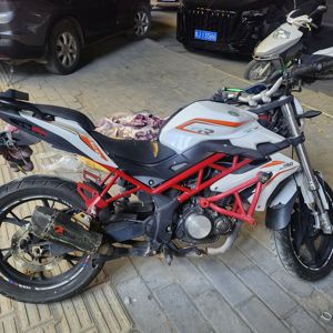 二手贝纳利红宝龙 TNT150i