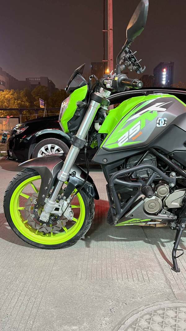 二手贝纳利小黄龙 TNT25