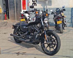 二手哈雷戴维森Iron883 硬汉