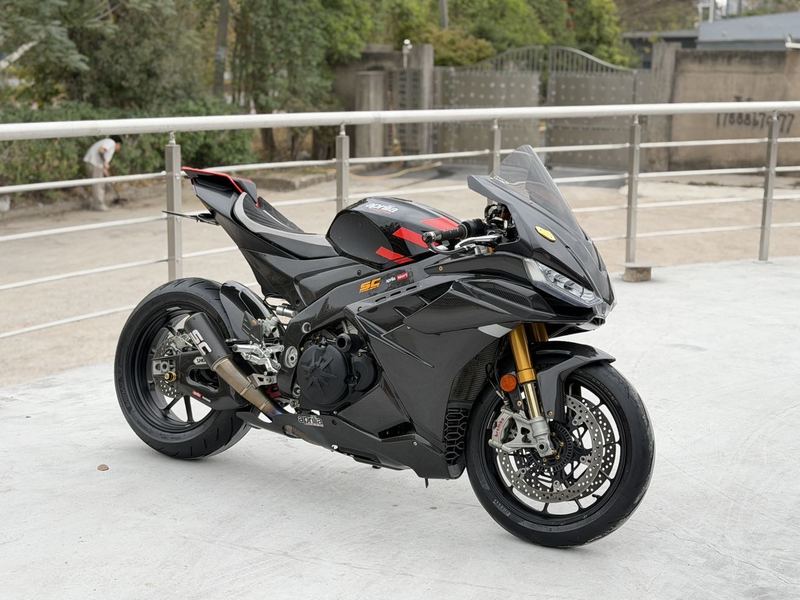 二手阿普利亚RSV4