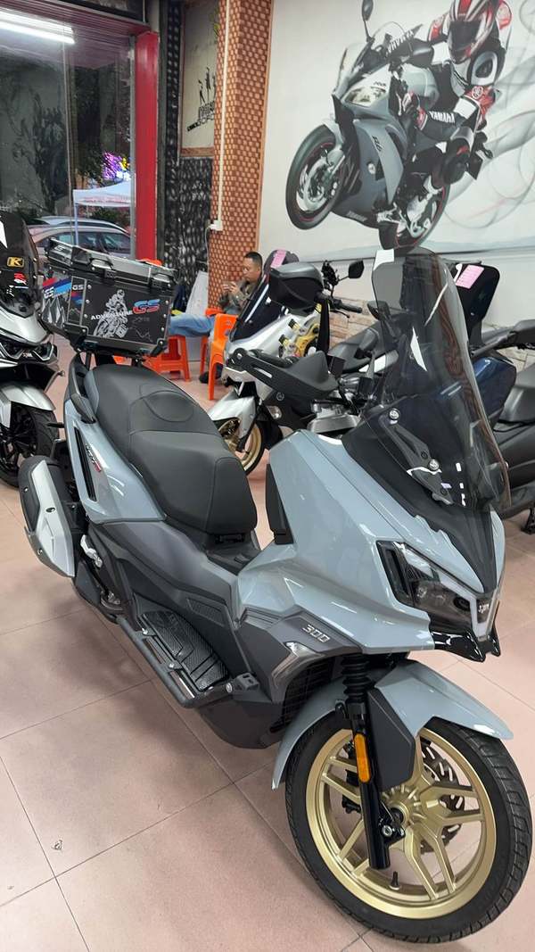 二手三阳哈士奇 Husky ADV300