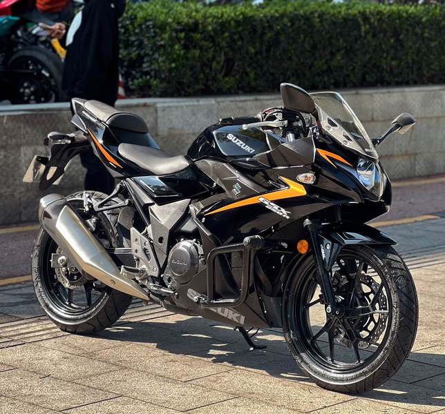 二手豪爵铃木GSX250R