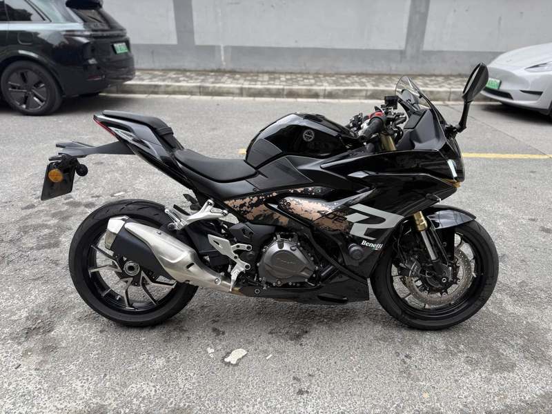 二手贝纳利龙卷风 Tornado 402R