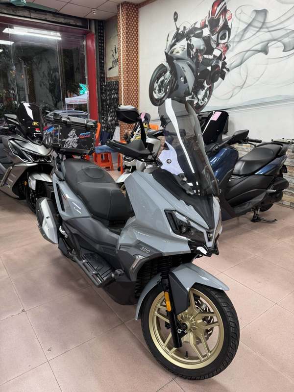 二手三阳哈士奇 Husky ADV300