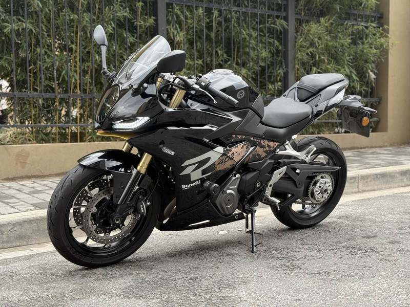 二手贝纳利龙卷风 Tornado 402R