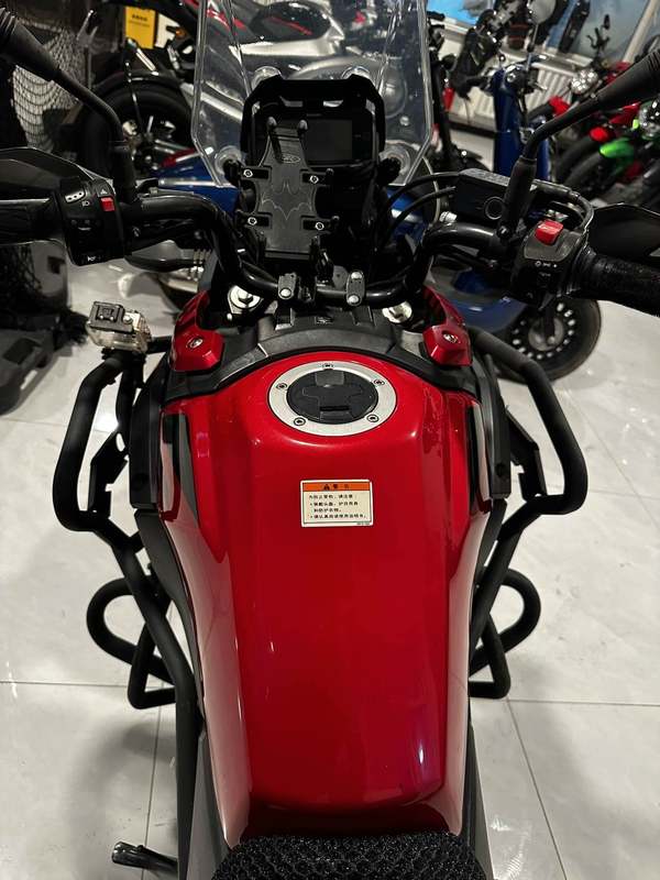 二手豪爵铃木DL250