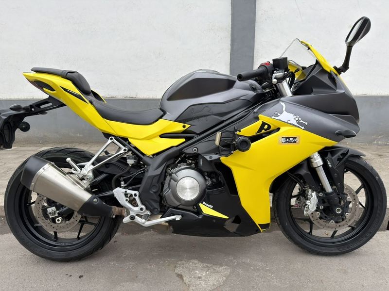 二手贝纳利龙卷风 Tornado 302R