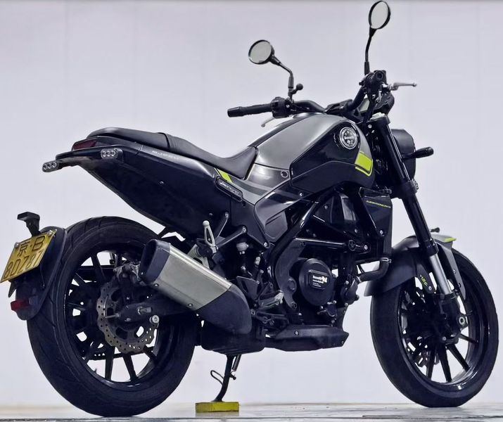 二手贝纳利幼狮 Leoncino 250