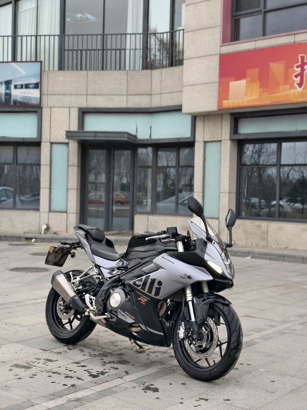 二手贝纳利龙卷风 Tornado 252R