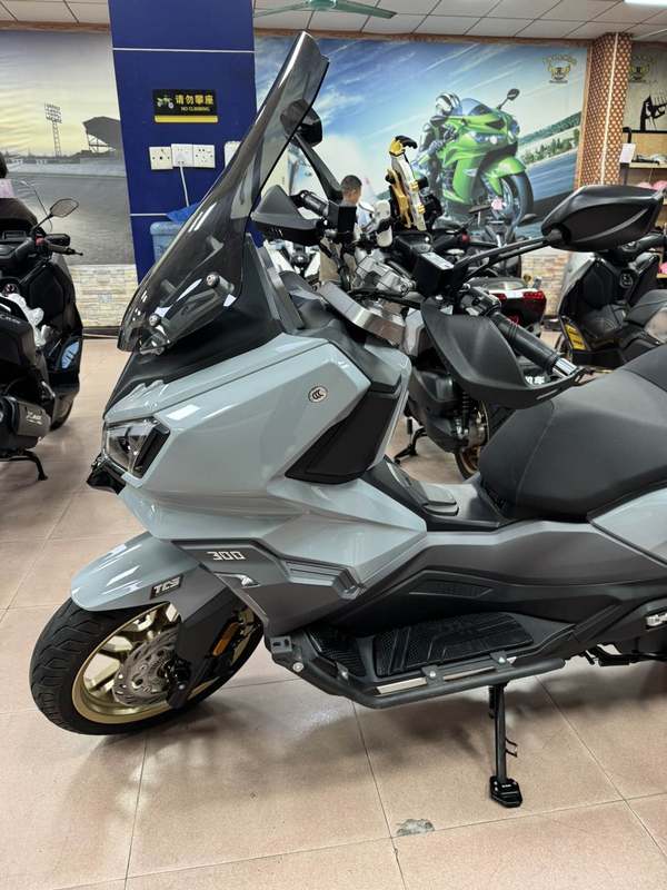 二手三阳哈士奇 Husky ADV300