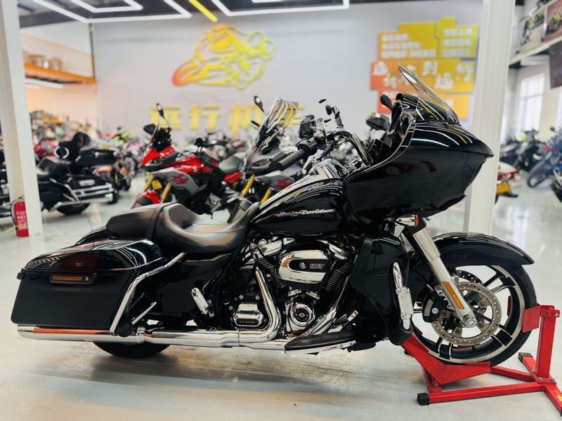 二手哈雷戴维森公路滑翔 Road Glide