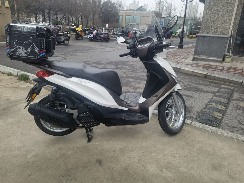 二手比亚乔Medley 150