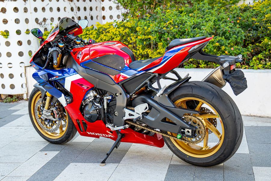 二手本田CBR 1000 RR-R