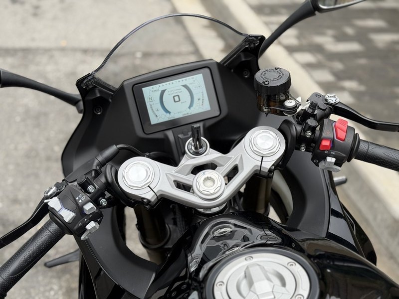 二手贝纳利龙卷风 Tornado 402R