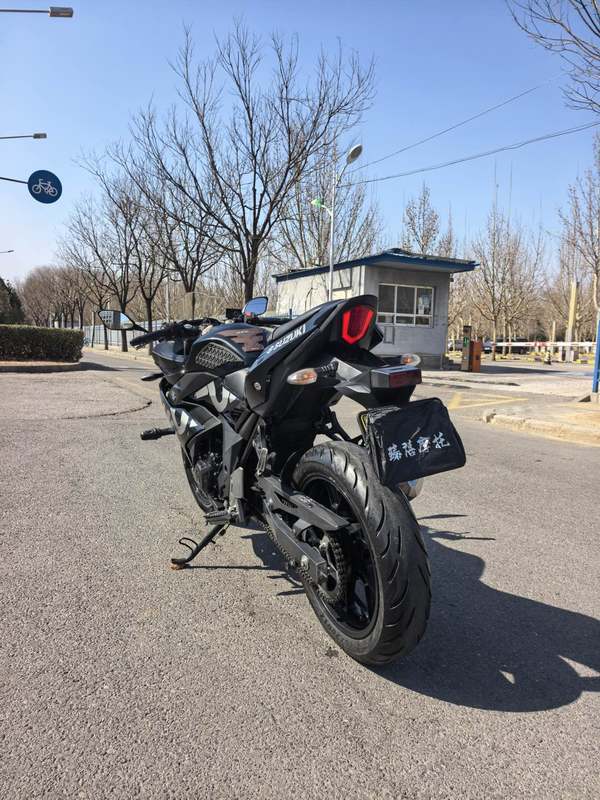 二手豪爵铃木GSX250R