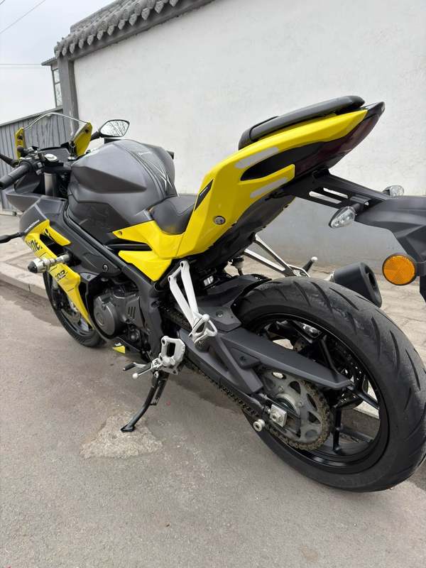 二手贝纳利龙卷风 Tornado 302R