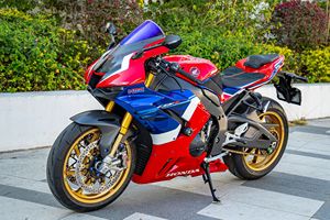 二手本田CBR 1000 RR-R