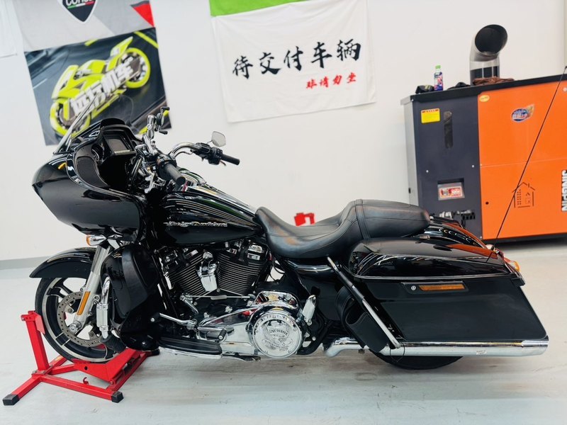 二手哈雷戴维森公路滑翔 Road Glide